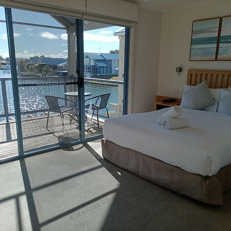 The View - Captains Cove Waterfront Resort Paynesville Eksteriør billede