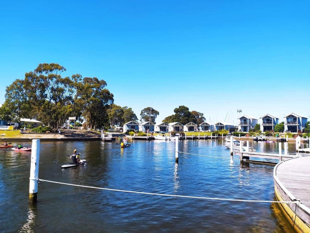The View - Captains Cove Waterfront Resort Paynesville Eksteriør billede