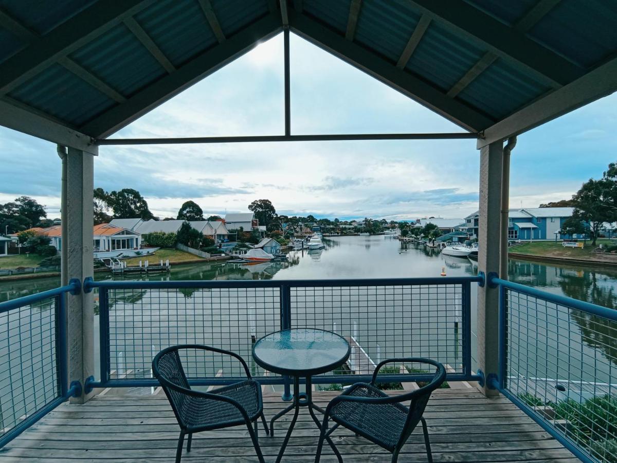 The View - Captains Cove Waterfront Resort Paynesville Eksteriør billede