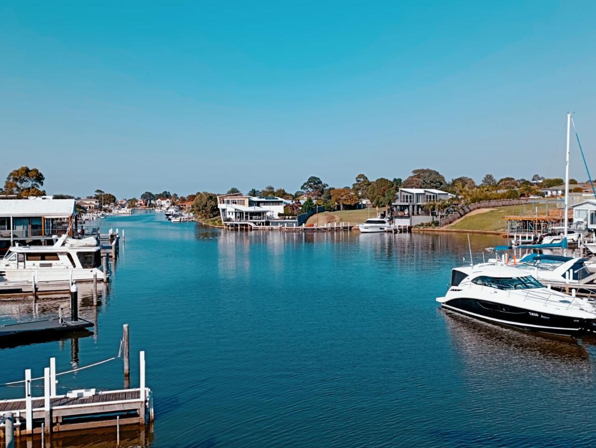 The View - Captains Cove Waterfront Resort Paynesville Eksteriør billede