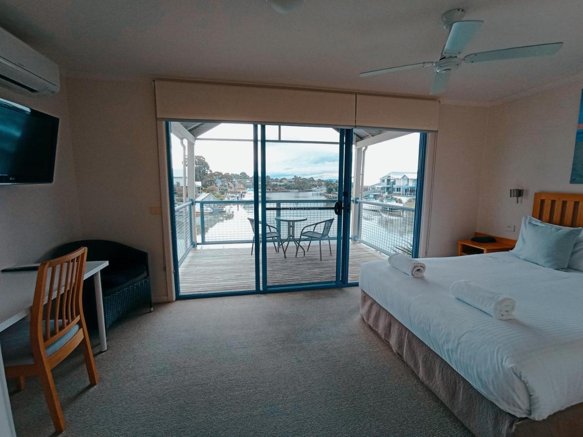 The View - Captains Cove Waterfront Resort Paynesville Eksteriør billede