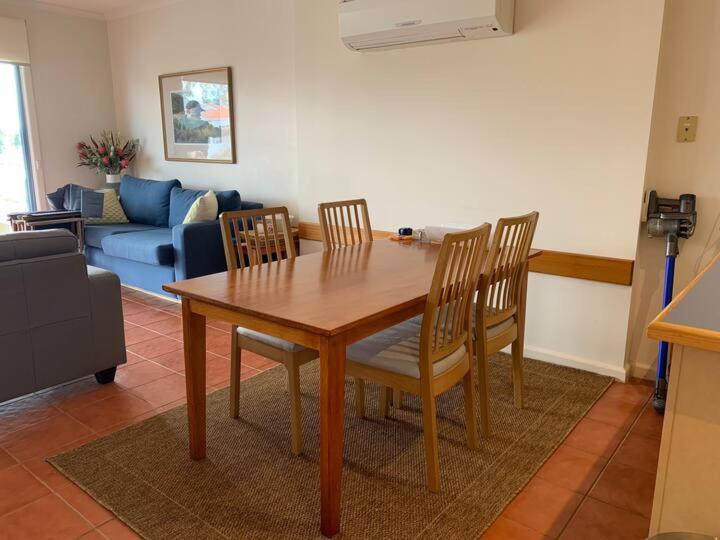 The View - Captains Cove Waterfront Resort Paynesville Eksteriør billede