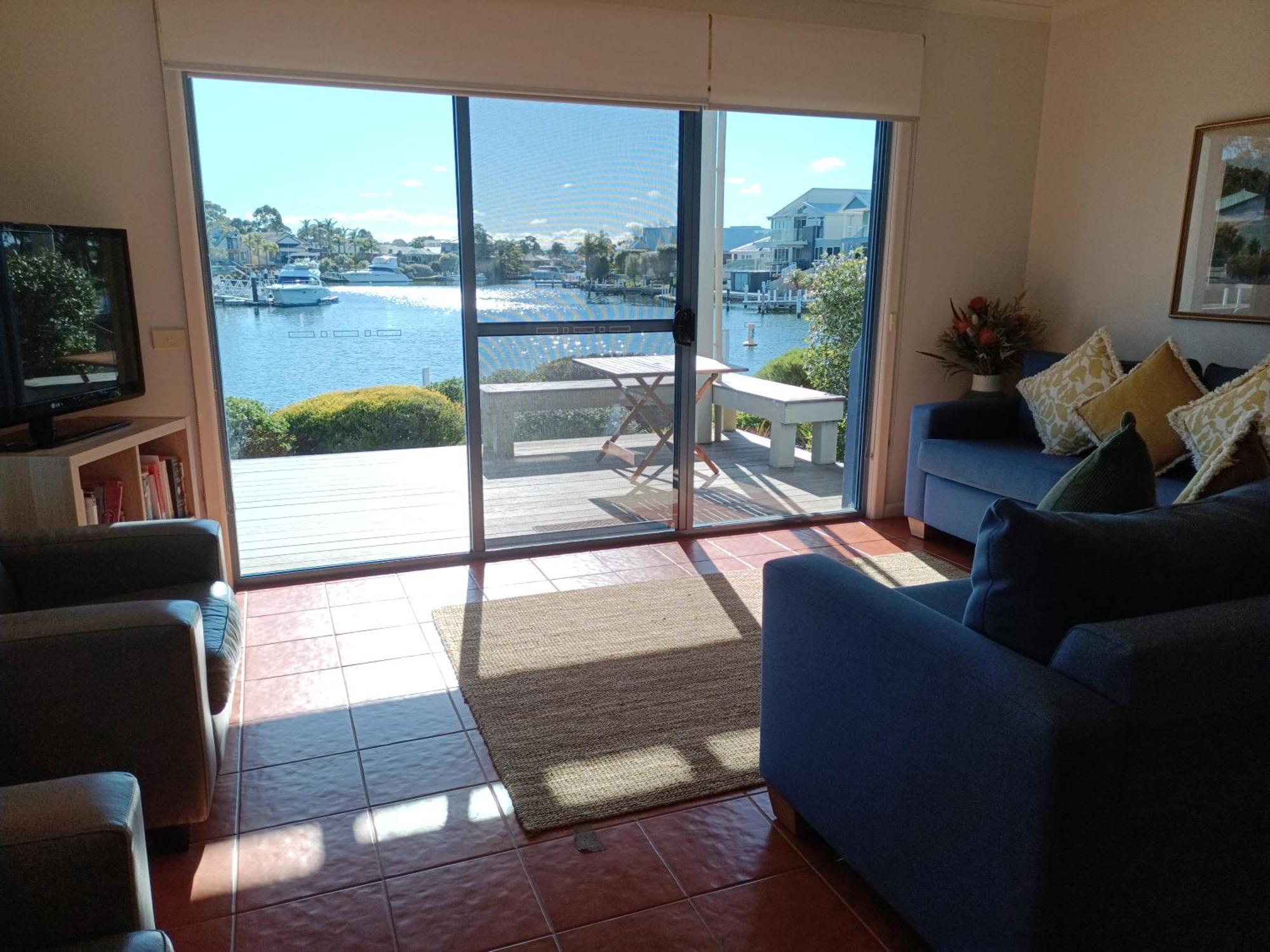 The View - Captains Cove Waterfront Resort Paynesville Eksteriør billede